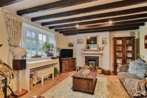 2 bedroom cottage for sale, The Square, Terrington, York