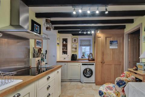 2 bedroom cottage for sale, The Square, Terrington, York