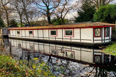 2 bedroom property with land for sale, Scotland Bridge Lock, New Haw