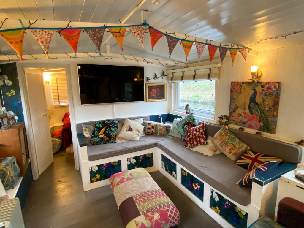 Lounge 1