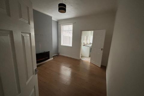 2 bedroom terraced house to rent, Third Avenue