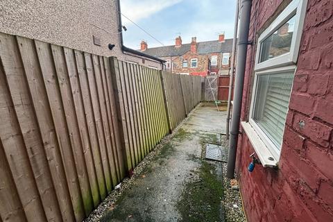 2 bedroom terraced house to rent, Third Avenue