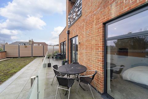 2 bedroom apartment for sale, Tottenham Lane, Crouch End N8