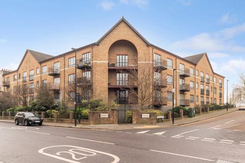 2 bedroom flat for sale, Brunel House, Ship Yard, London