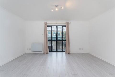 2 bedroom flat for sale, Brunel House, Ship Yard, London