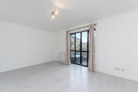 2 bedroom flat for sale, Brunel House, Ship Yard, London