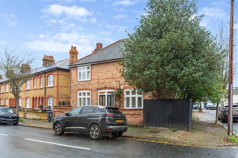 2 bedroom flat for sale, Loraine Road, London