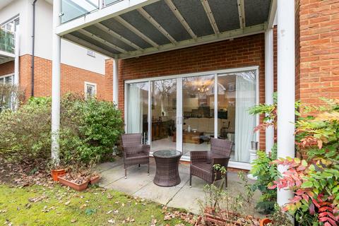 2 bedroom ground floor flat for sale, Hill View, Dorking