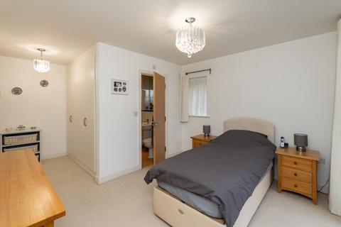 52 Hill View, Dorking, RH4 1SY