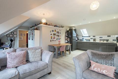 2 bedroom apartment for sale, Vine Court, Chalkpit Lane, Dorking