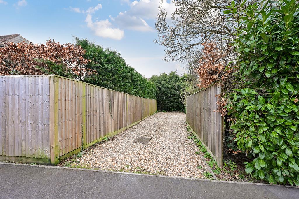 65 Frogmore Rd (11)