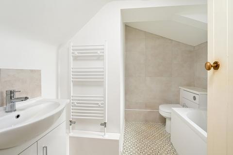 65 Frogmore Road, Blackwater, Camberley, GU17 0DB