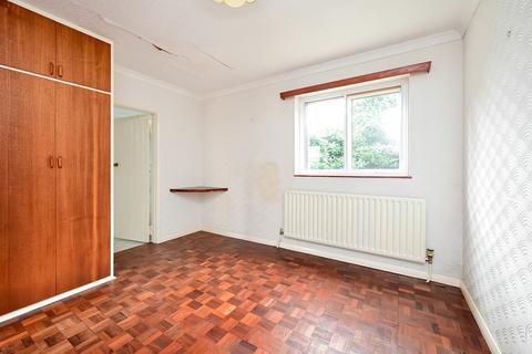 65 Frogmore Road, Blackwater, Camberley, GU17 0DB
