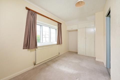 65 Frogmore Road, Blackwater, Camberley, GU17 0DB
