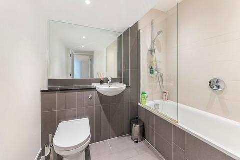 1 bedroom flat for sale, Spa Road, London