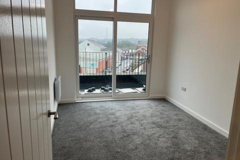 2 bedroom apartment to rent, Cotton Gardens, Bolton BL1