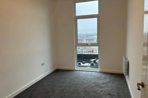 2 bedroom apartment to rent, Cotton Gardens, Bolton BL1