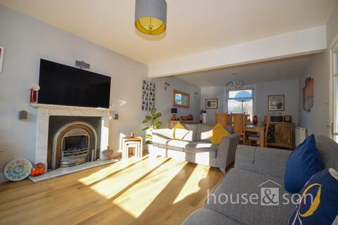 4 bedroom detached house for sale, Queen Mary Avenue, Bournemouth