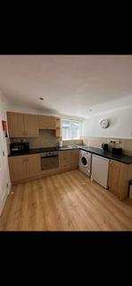 Studio to rent, Huxley Place, London N13