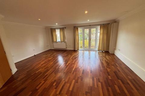 2 bedroom flat to rent, Eastcote Road, Pinner, Middlesex, HA5 1DH