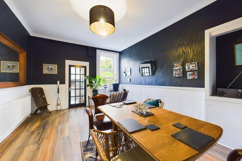 16 Deacons Road, Kilsyth, Glasgow, G65 0BN
