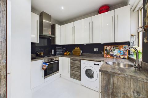 16 Deacons Road, Kilsyth, Glasgow, G65 0BN