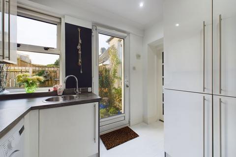 16 Deacons Road, Kilsyth, Glasgow, G65 0BN