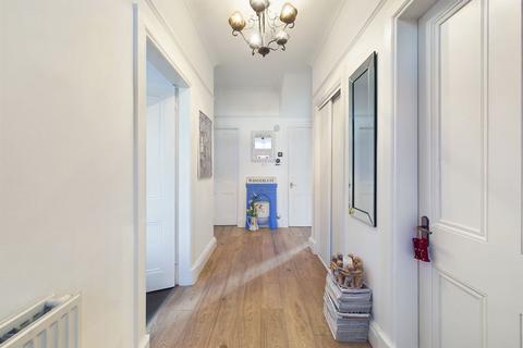 16 Deacons Road, Kilsyth, Glasgow, G65 0BN