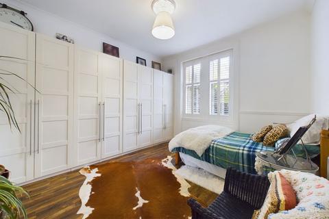 16 Deacons Road, Kilsyth, Glasgow, G65 0BN