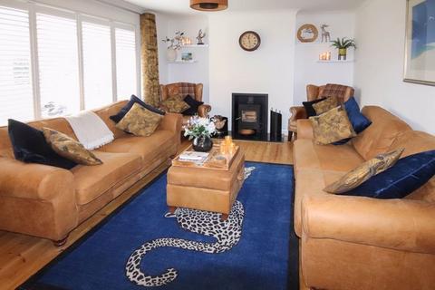 3 bedroom detached bungalow for sale, White Post Gardens, Ash