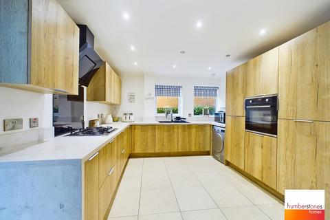 16 Collins Close, Quinton, Birmingham, B32 1BN