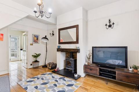 4 bedroom character property for sale, George Street, Markyate