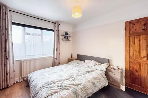 undefined, Buckingham Gardens, Edgware, HA8
