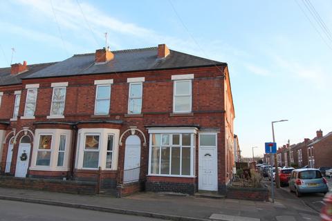 3 bedroom end of terrace house to rent, Station Road, Nottingham NG10