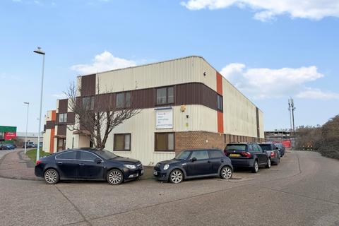 Warehouse to rent, T4 Dominion Way, Worthing, West Sussex, BN14