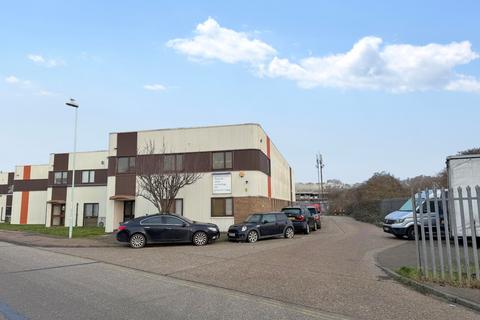 Warehouse to rent, T4 Dominion Way, Worthing, West Sussex, BN14