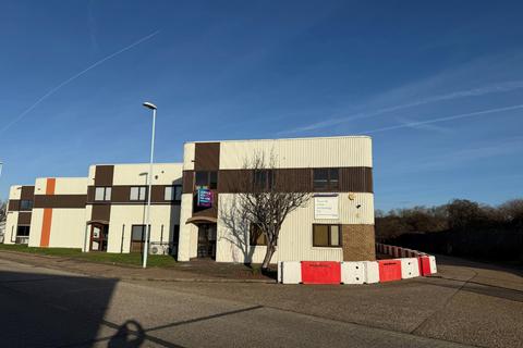 Warehouse to rent - T4 Dominion Way, Worthing, West Sussex, BN14