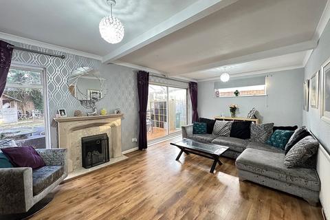 12 Glebe Crescent, Kenilworth, CV8 1JA