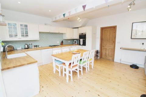 4 bedroom end of terrace house for sale, Dene Terrace East, Wylam NE41