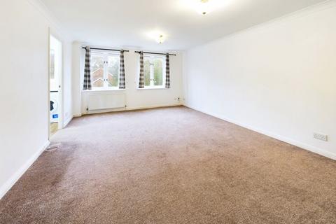 2 bedroom apartment for sale, DREW PLACE, CATERHAM ON THE HILL