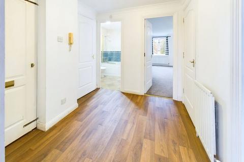 12 Drew Place, Caterham, CR3 5FE