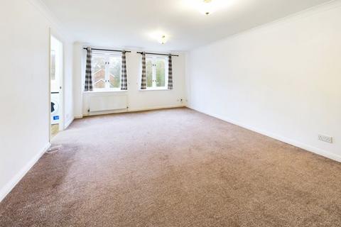 12 Drew Place, Caterham, CR3 5FE