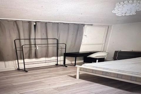 3 bedroom property to rent, Cope Street, London SE16