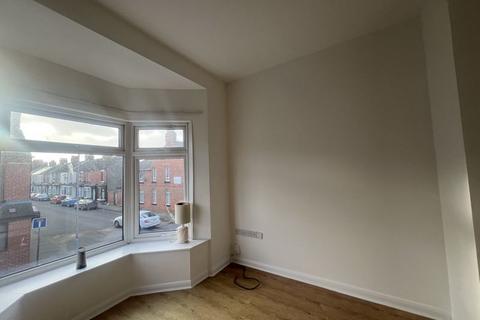 2 bedroom apartment to rent, Crescent Road, Middlesbrough, TS1