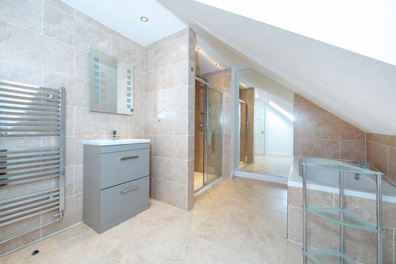 2nd floor Shower...
