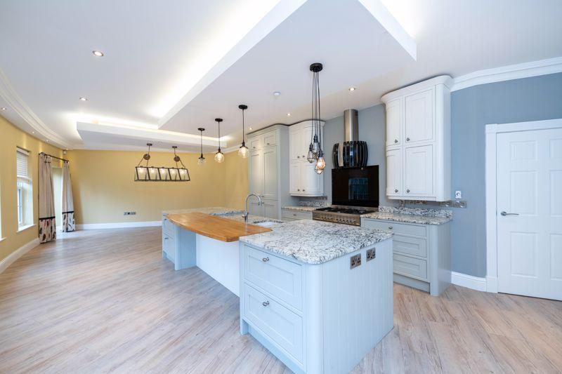 Living dining...