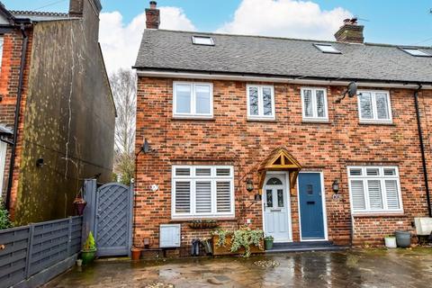 3 bedroom terraced house for sale, Moor Road, Chesham