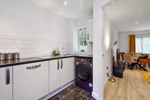 2 bedroom flat for sale, Exchange Walk, Pinner