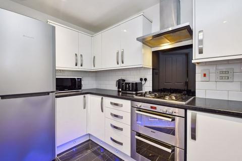 2 bedroom flat for sale, Exchange Walk, Pinner