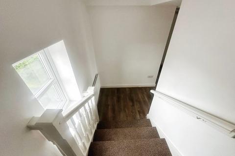 2 bedroom apartment for sale, Scholars Way, Bury